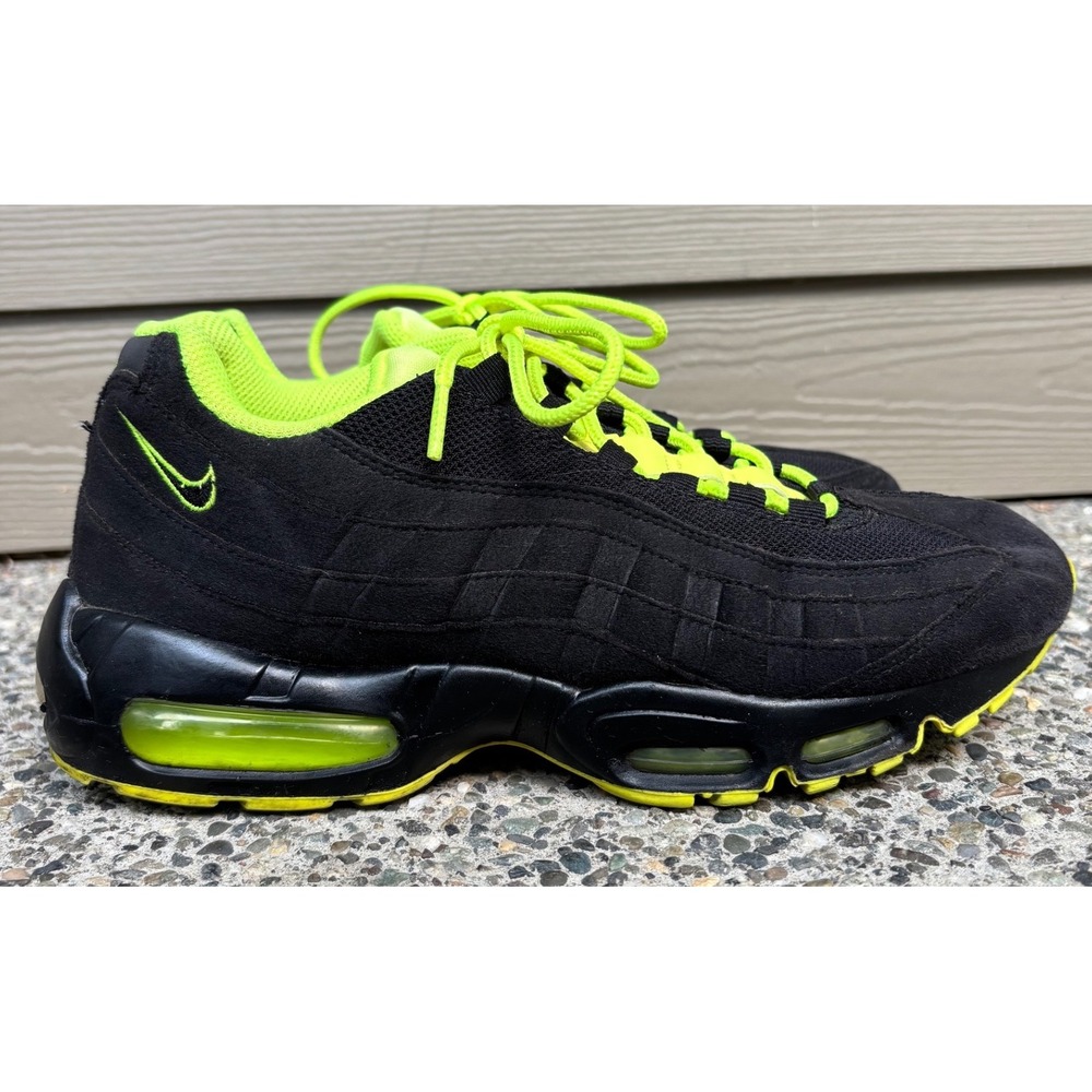 Nike Air Max 95 Men's Size 9 Black Volt Neon Running Shoes‎ 609048-090